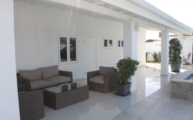 Palm Beach 34 Suitable for 8 Persons 4 Bedrooms 4 Bathrooms