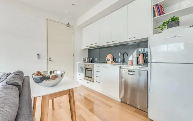 Bellerive Marina View Apartments No 28
