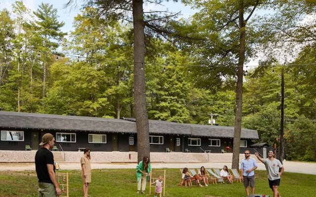 Somewhere Inn Calabogie