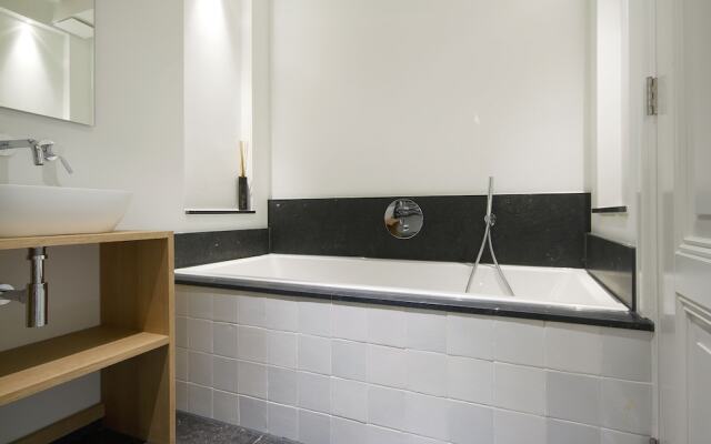 Modern & Luxurious 2 Bedroom Apartment