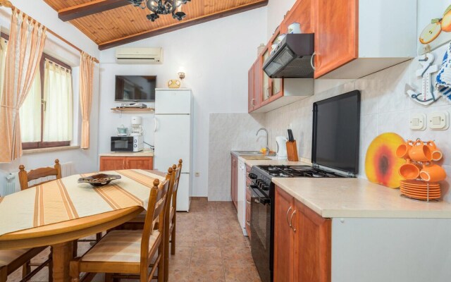 Stunning Home in Fazana With Wifi and 2 Bedrooms