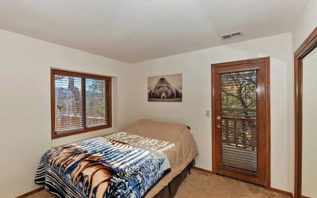 Canyon Castle Mtn Retreat w Hot Tub