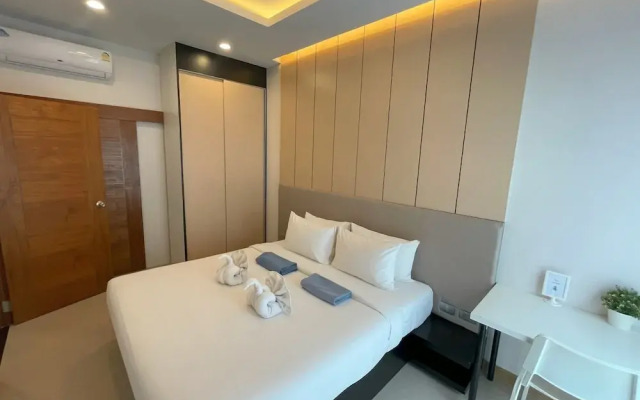 Apartment at Palmetto Condo by Lofty