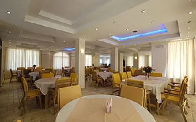 Hotel Klonos - Kyriakos Klonos