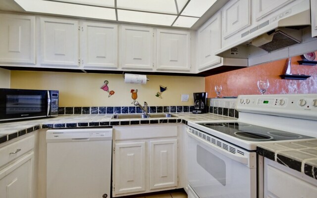 Runaway Bay Resort by BBG