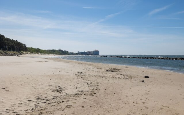 Bulwar Zachodzącego Słońca by Renters