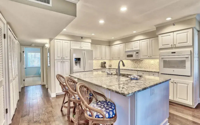Pelican Pointe 4C