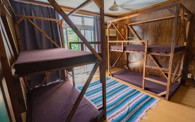 Okinawa Guest House P's House - Hostel