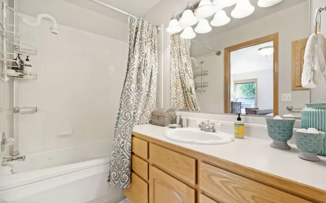 Parkside Gardens | Shady Private Yard W/ Hot Tub!