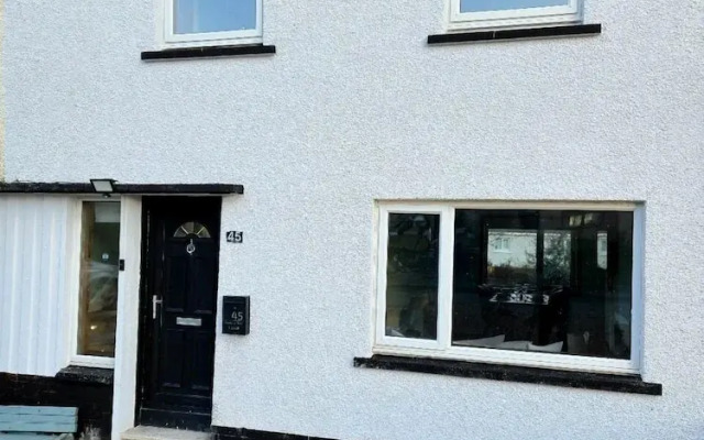 Quirky 2-Bed with Free Parking