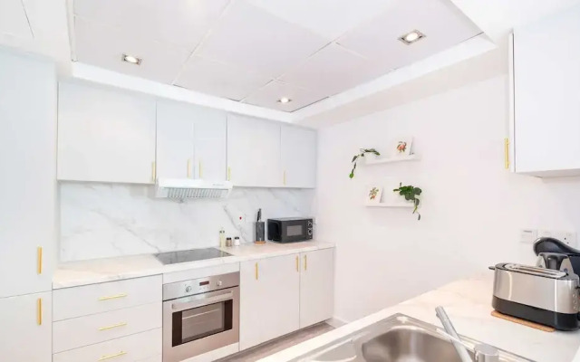 LUX The Park Island Suite View 2