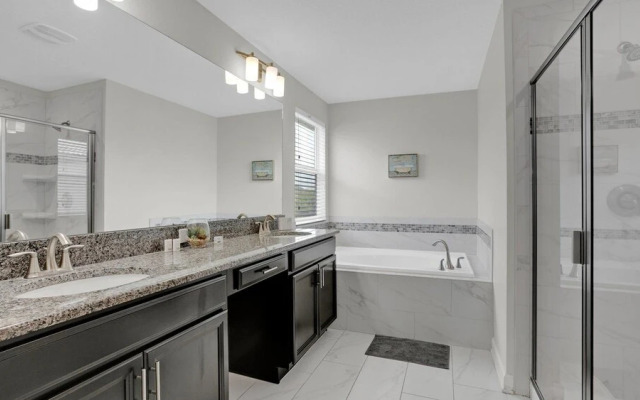 4784 Kings Castle Circle