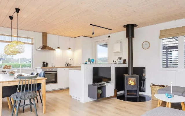 6 Person Holiday Home in Juelsminde