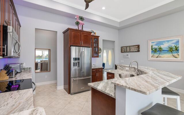 Waterfront Home With Pool, spa and 2nd Floor Balcony