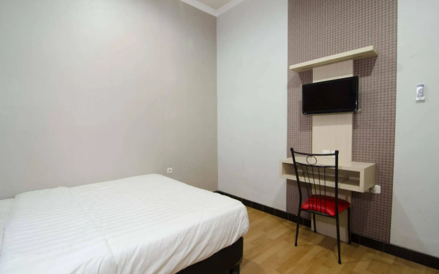 RedDoorz Raya Ngagel