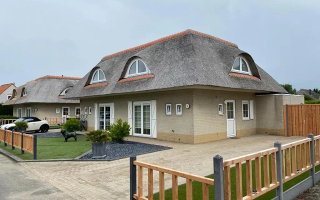 Beach bungalow Hellevoetsluis