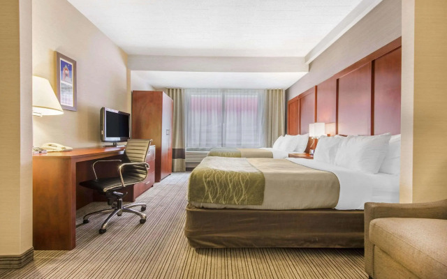 Holiday Inn Express Hotel andamp; Suites Collingwo