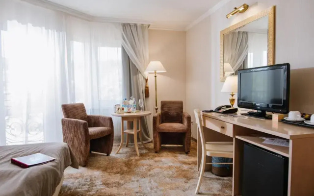 Kyivska Russ Hotel