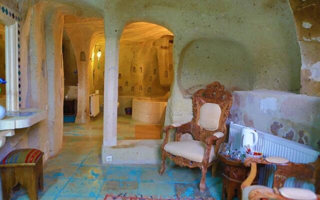 Blue Valley Cave Hotel