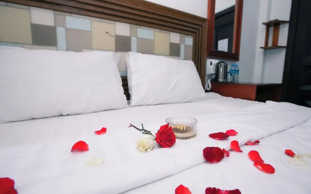 Ruby Riverside Hotel & Hostel