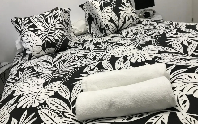 Valdefuentes Apartment