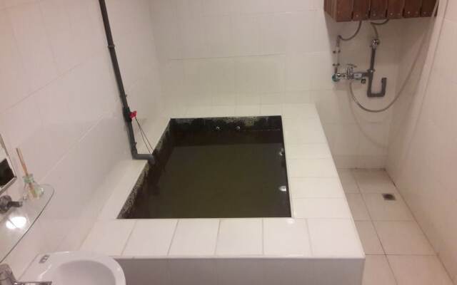 House One One Hot Spring