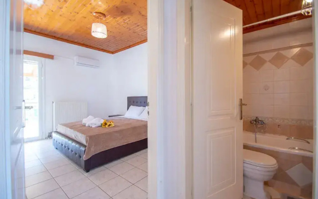 Family Private Homes with Sea View