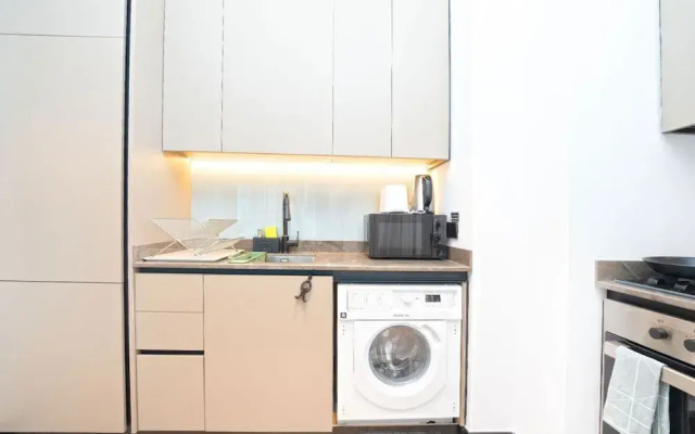 Easygo- Executive 1bdr Northside Busbay