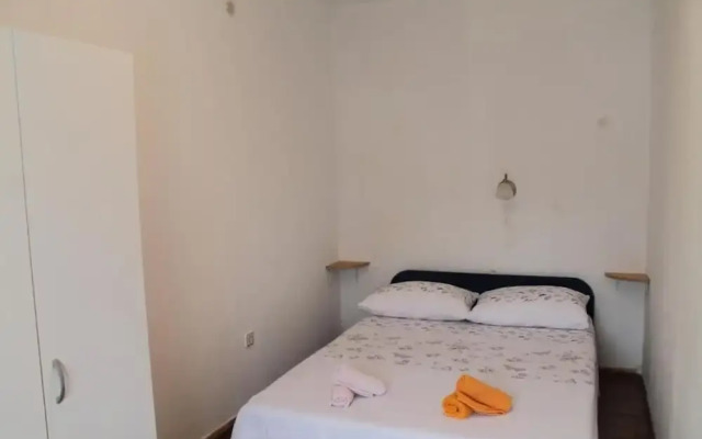 Snjeza - 80 m From Beach - A2 Apartman
