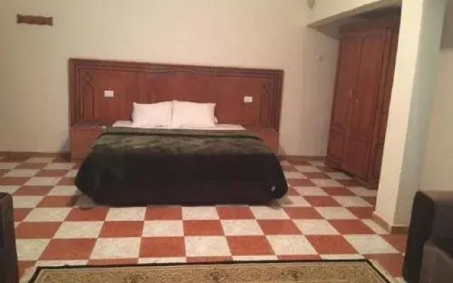 Hotel Emira