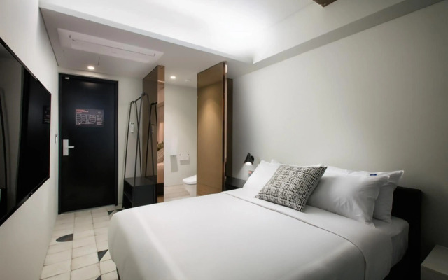 Oia Hotel