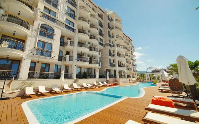 Harmony Suites Saint Vlas