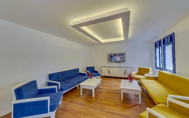 Santa Family Club Hotel