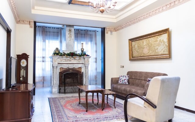 Old City Stylish 4BR by Ahlan Hospitality