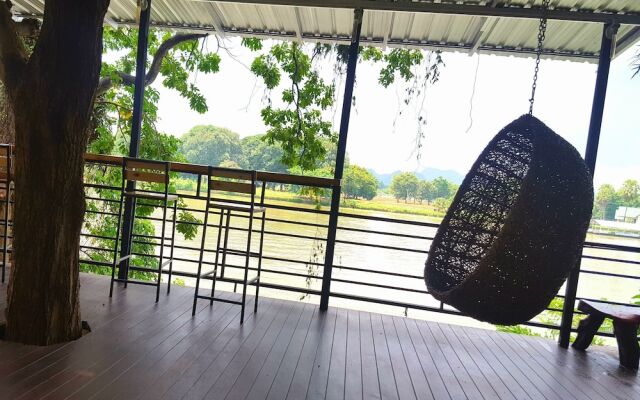 T T Hostel Kanchanaburi