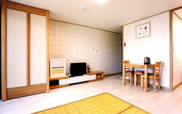 Tongyeong Cobalt Blue Pension