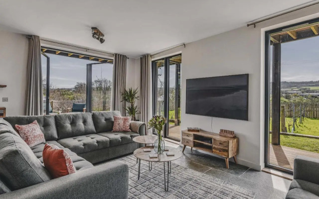 Heron House - Luxury Grand Designs Eco Home