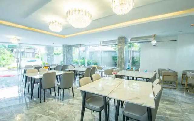 D-Eco Hotel Health Center