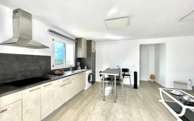 Two-Bedroom House 5, FreeWifi, AC, BBQ, Mountain View