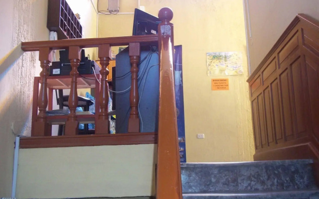 Mango Hostel Bed & Breakfast