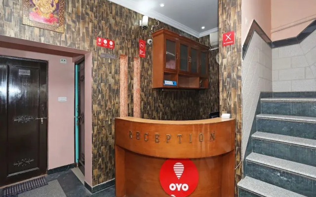 Oyo 11312 Hotel Aero Capitol
