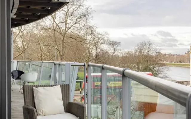 River View 2-bed 2-bath Apartment