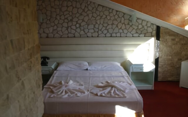 Mavera Hotel