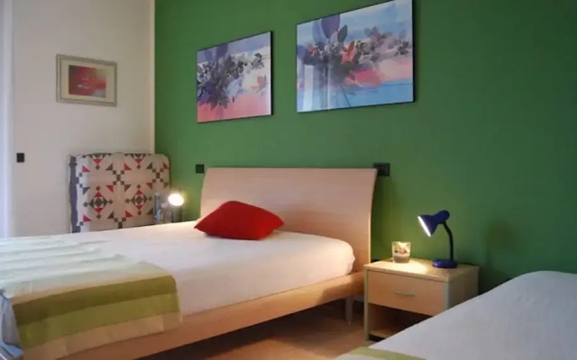 Comfy Apartment With Balcony and AC
