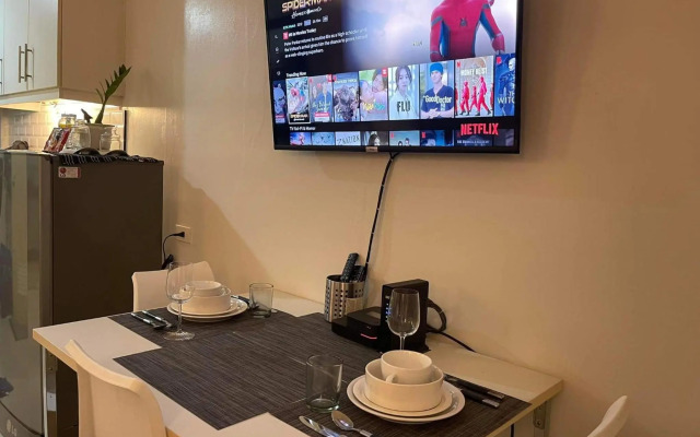 Sea Residences MOA Arena, SMX 1BR free wifi & Netflix