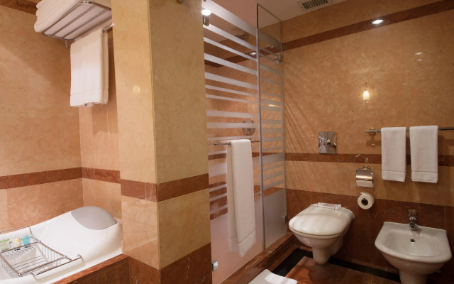 Holiday Inn Kuwait Al Thuraya City by IHG
