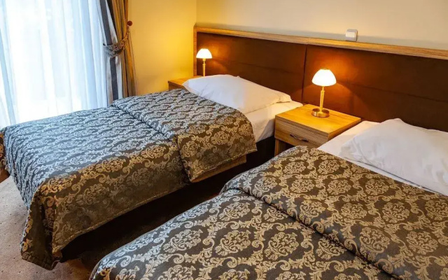 Hotel Robert's Port