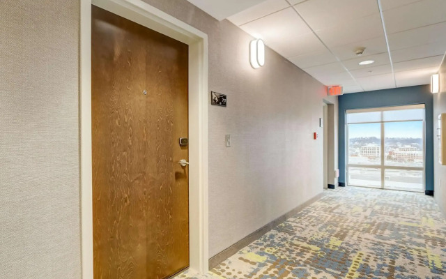 Hampton Inn & Suites Cincinnati Midtown Rookwood
