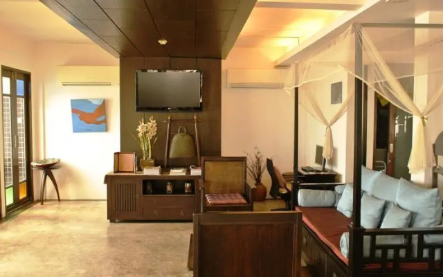 The Herbs By The Sea