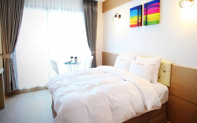 Bay Condo Hotel Tongyeong